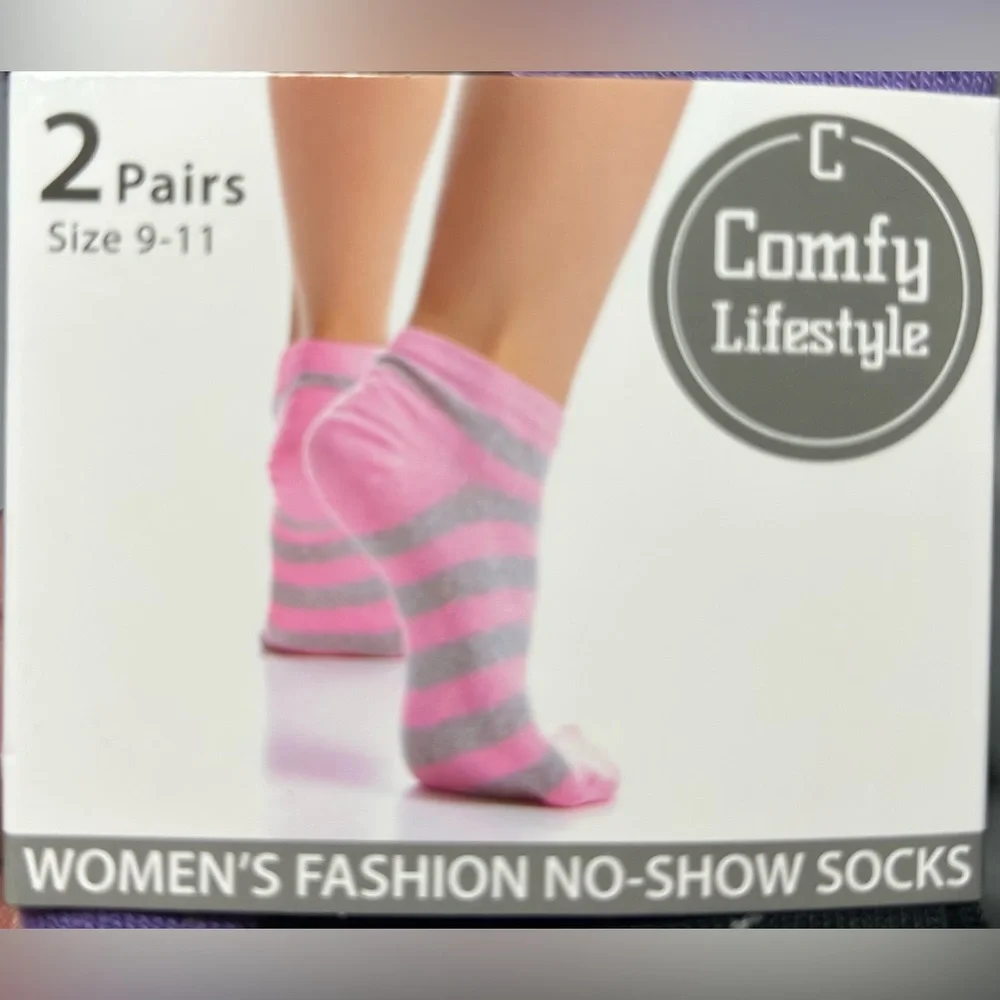 Comfy Lifestyle NWT 4 Pairs of Women's Ankle‎ Socks